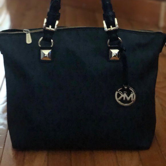 Classic Michael Kors Handbag Authentic - Picture 1 of 1